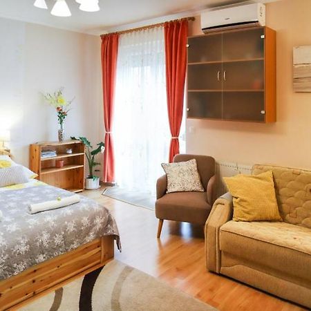 Dia Apartman Μίσκολτς Εξωτερικό φωτογραφία